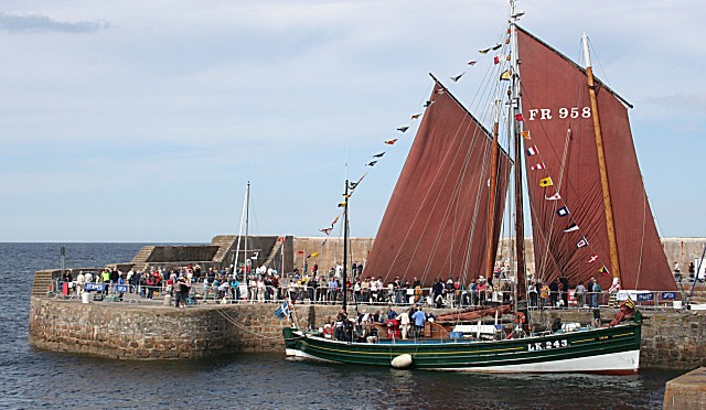 Scottish_Traditional_Boat_Festival_-_geograph.org.uk_-_482138