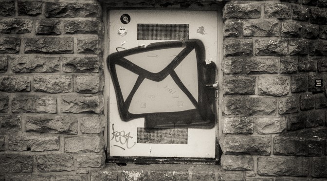 Email overload by Sebastien Wiertz (CC BY-ND 2.0)
